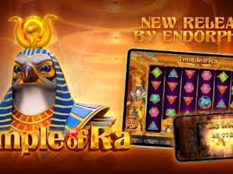 Pengguna memeriksa reward melalui mobile